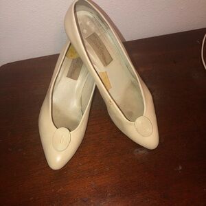 Sesto Meucci Cream Heels